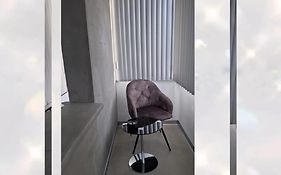 Studio Lux, Elegant & Confortabil